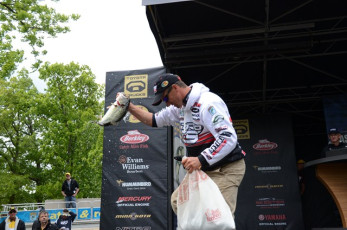 7D8E5A54-7B4D-442A-A663-DAF9F2EC8277