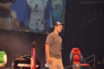 7DAD02B7-18EF-45B1-9C33-5C9F20757866