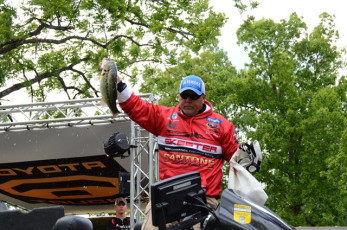 7F2476D7-7BB4-4585-B0CB-D5945AB834F6