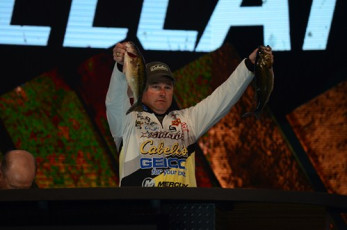 7F9641B2-1DA2-448B-BC38-C1B2A9E9A6F7