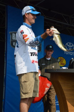 7FBC078B-D13D-49DE-9FD8-2EE16A6B4B83