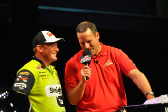 7FF35940-4A9D-4E54-A40B-5EAD946C0467