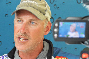 802727EF-9E63-4F88-905A-E33A1CCE4525