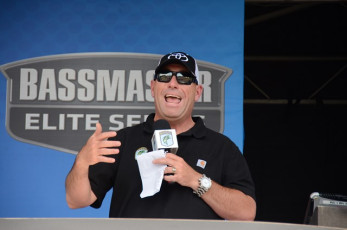 80E3EA71-DD00-4C70-998A-66318772BD86