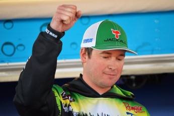 80FF7906-9AB9-4A6E-A3F4-675D27587AB6