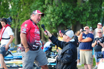 81AAD041-D670-40FD-B188-DB999A0BFA36