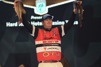 8309C7FB-72F3-4742-8B7A-D07BD66F8C60