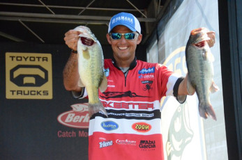 83756148-F5F3-4150-B2F4-FD4FFFE0BE6A