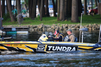 83A0A6A7-2A15-4C49-BEAF-B467E0114F73