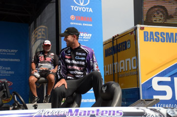 8495558F-F93B-41BF-8732-1A7B3D4496E6