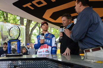 8622C6BC-E341-410A-B5C9-582F4B50D250