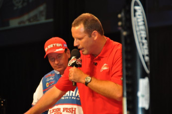 8ACFD587-7DE3-439A-8AD1-C288EA686D35