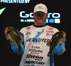 8B8AAC54-790F-4F44-A2E4-8ABD32ED2C31