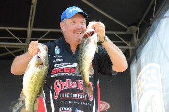 8C19D78F-5D0F-4BC4-9A64-4C5230A6C844