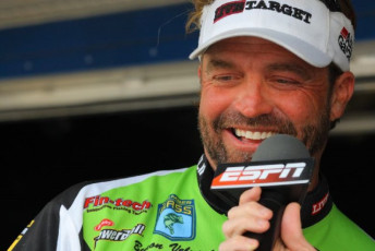 8C732D1B-6B92-46D0-BB8B-225F7FB9F886