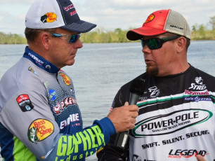 8CCC60BA-81F2-48E6-BDF9-6CBC2570EBEA