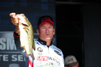 8DC62259-64CB-42E4-91DD-A4A96EE64351