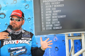 8E8963C9-04ED-49C4-865E-452AC23D7F3C