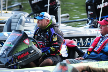 8E98CE37-FE41-49BA-8A01-2DC421699399