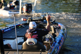 8EC40A6F-8604-4ADE-A532-8419EE951436