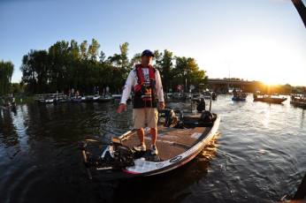 8EE617D7-5F19-48D8-80B9-3221B76F5140