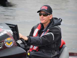 8FA92788-0372-40F0-90DA-675C26334CB1