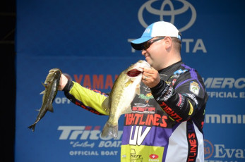 8FBBA546-1483-43E3-8259-A354A1646AF0