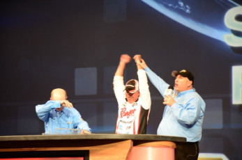 9100D526-5293-4C7A-9447-1B26C74BB96E