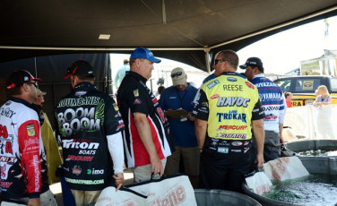 915416AF-F5EF-4A70-913F-4C89F39E3B65