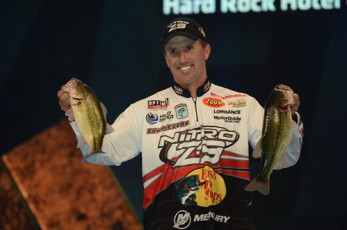 9237B6F3-8987-406A-8C00-F08C683B8E80