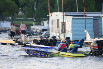 92F15AF2-0445-454E-9FE4-7229A173F019