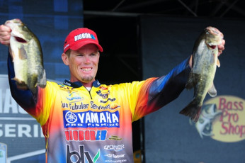 96FF40DD-1FE2-49CC-8B95-29CFBDACD75F