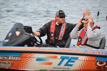 9730B560-D391-46F9-85EA-38C15BC68E15