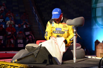 978BD7DD-E187-49ED-8FC2-41F279658C7E