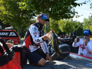 98CB57AD-3C7B-4CDF-9883-A1D317155612