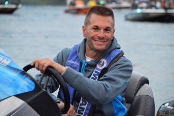 9941FC4B-5D26-4827-9571-9976DEA82941