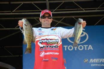 9A04E661-EEE2-40B2-ABE6-3A011973ED60