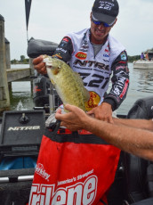 9BAA0F77-1919-417F-AFCA-B3318F1F940F