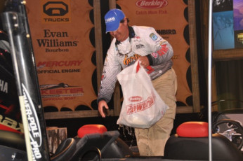 9C57381F-D98B-41FD-B25A-16DE96BC03E9