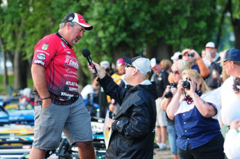 9CE294E3-1F6D-4215-B73B-235883B90D80