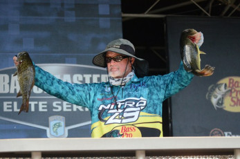 9D10C04C-85E6-4A62-ACD7-86A371F6AA53