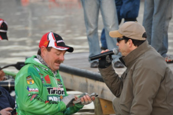 9DE1418A-CC25-403B-93AB-891270AC8129