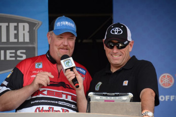 9E785339-EA73-41BB-AF27-9D44DA625BD3