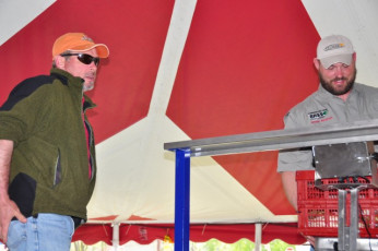 9EF98306-7CCA-4FBC-B54A-7D51D89D5BD6