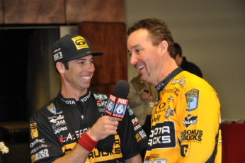 9FAC6466-64EC-42B6-91DC-52AE30336231