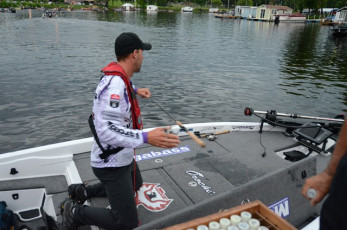 A1184EA5-4FD1-406C-BA04-0C63A6DE8D6F