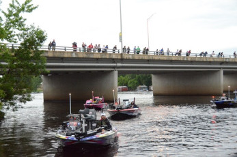 AAC55F6D-34CD-4F45-97C6-ACAAF6C01F6D