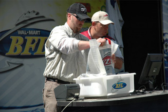 AB479390-83F9-4465-A024-FA63165AB0E5