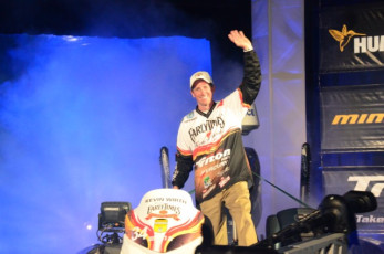 AC2F6D58-1017-4F80-BAD1-365DA8934CFC