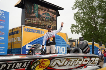 AC547E2E-958F-4063-A499-B73BD7FD3499